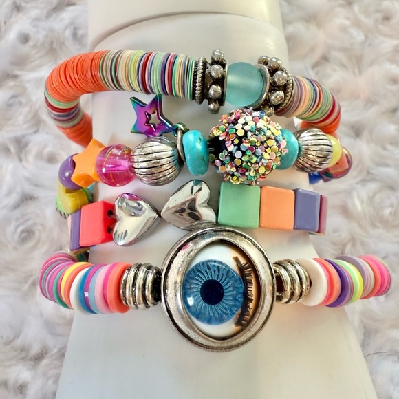 Colorful Handmade Bracelet Set with Blinking Eye - Picture 1 of 5